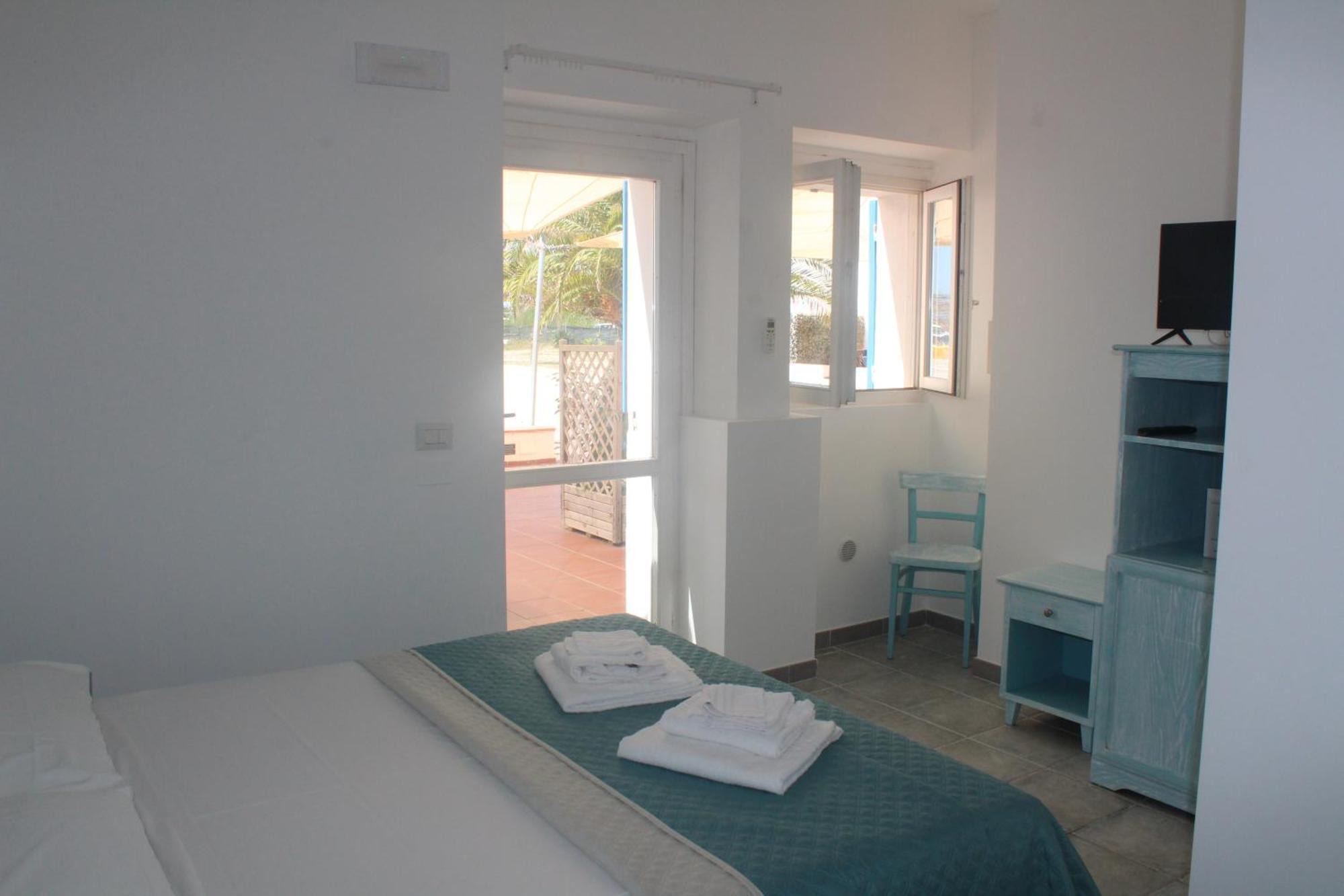 Double or Twin Room Sea View