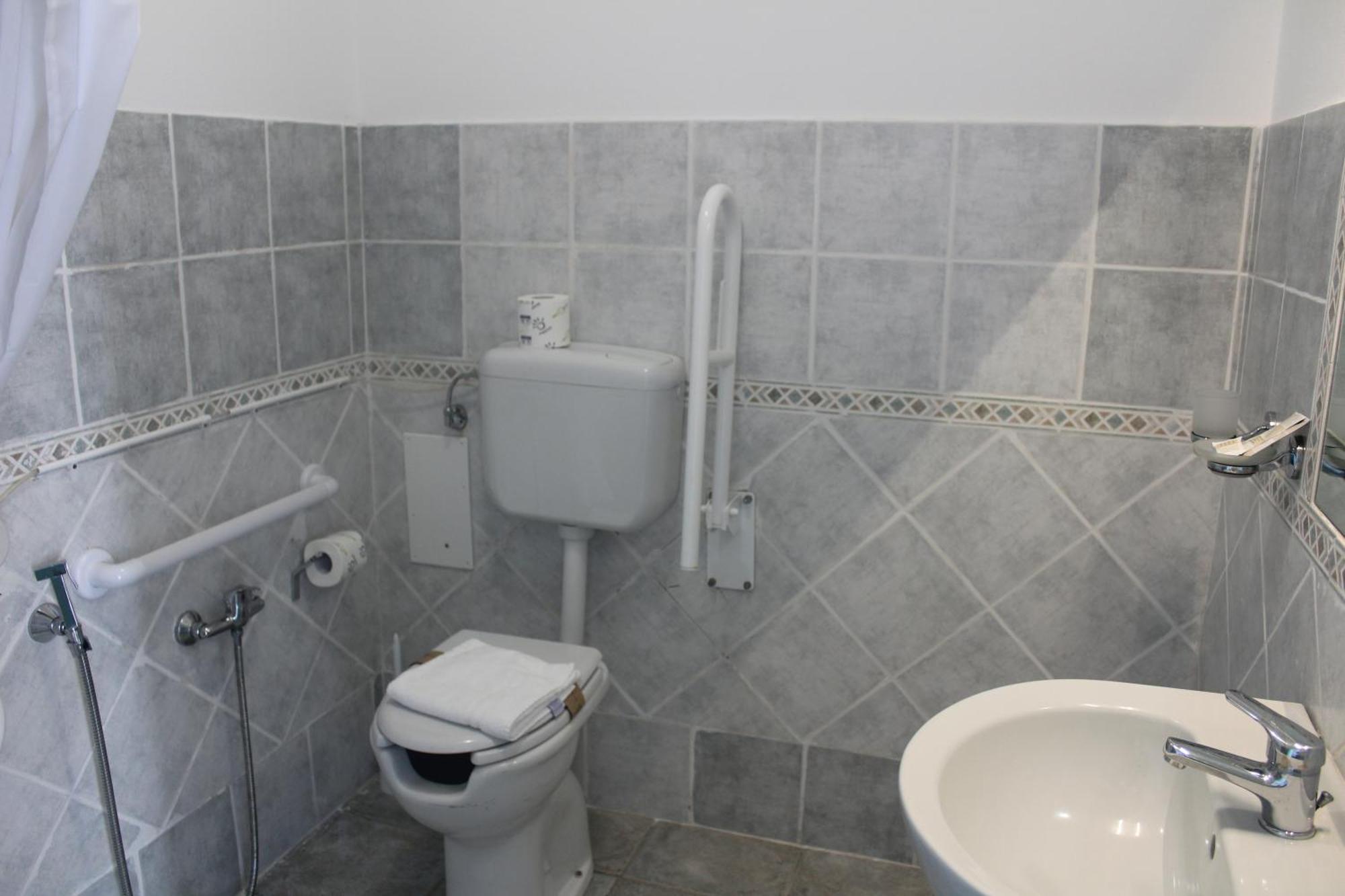 Double or Twin Room Disability Access