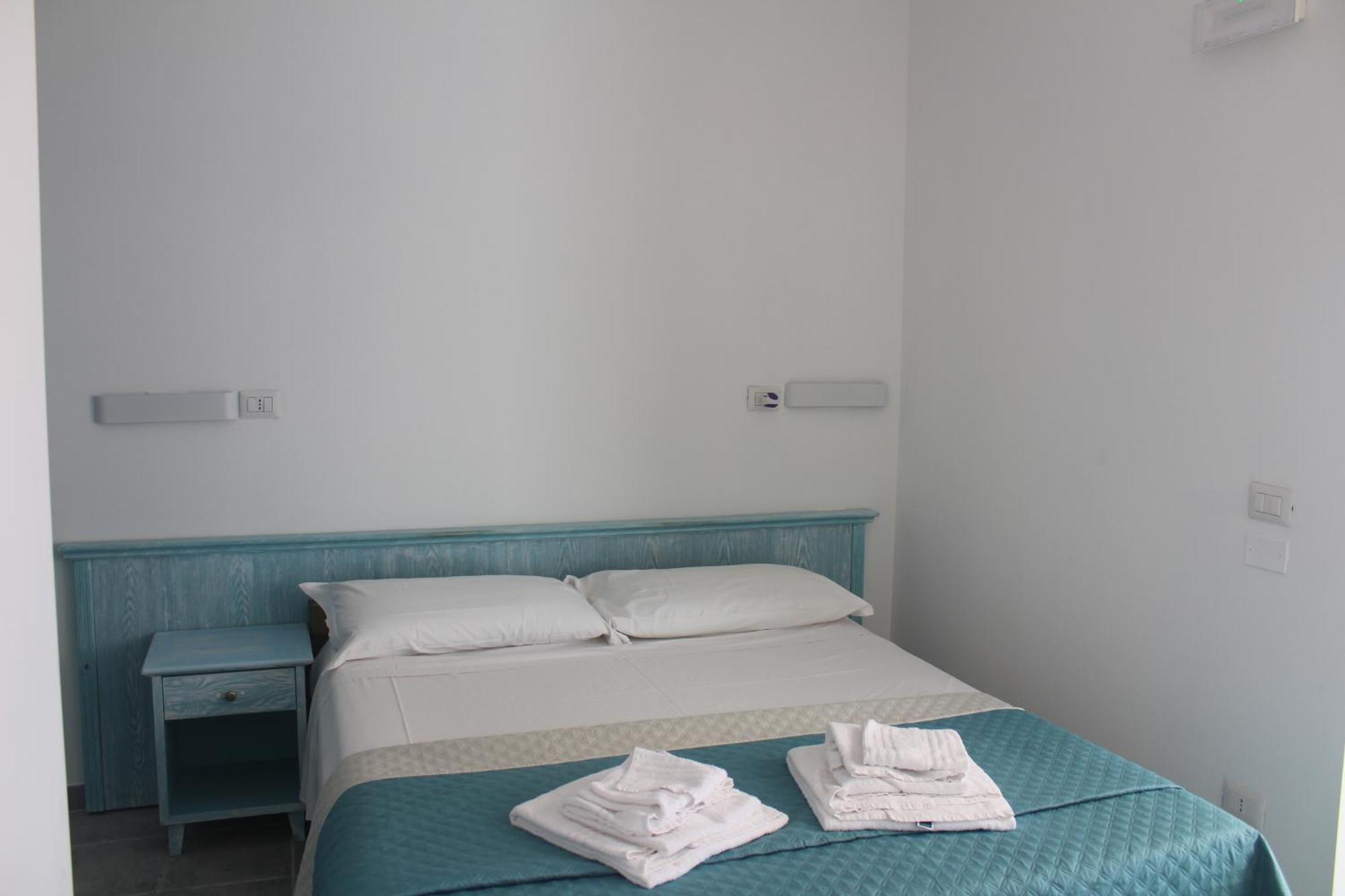 Double or Twin Room Sea View