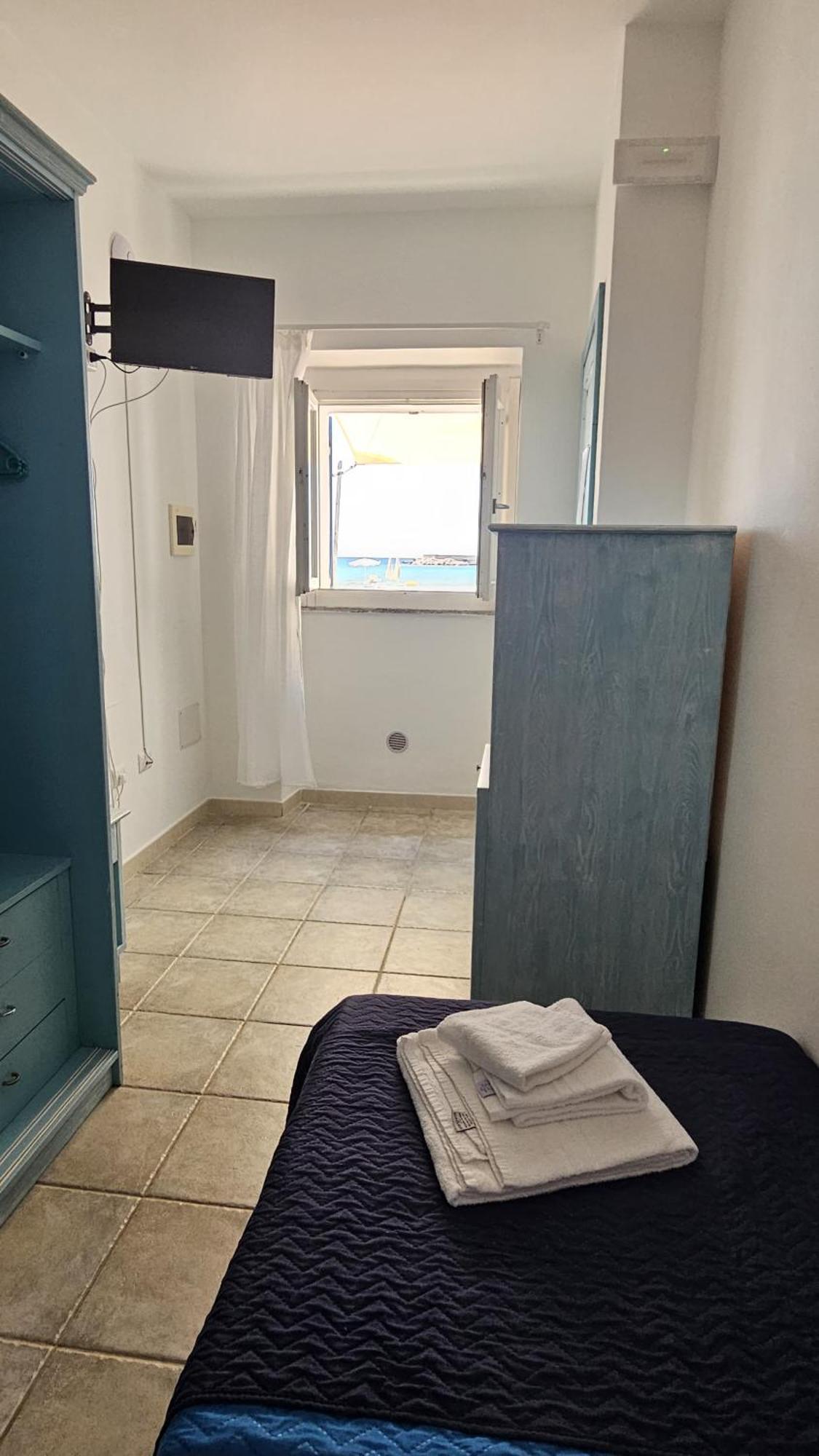 Standard Single Room Sea View