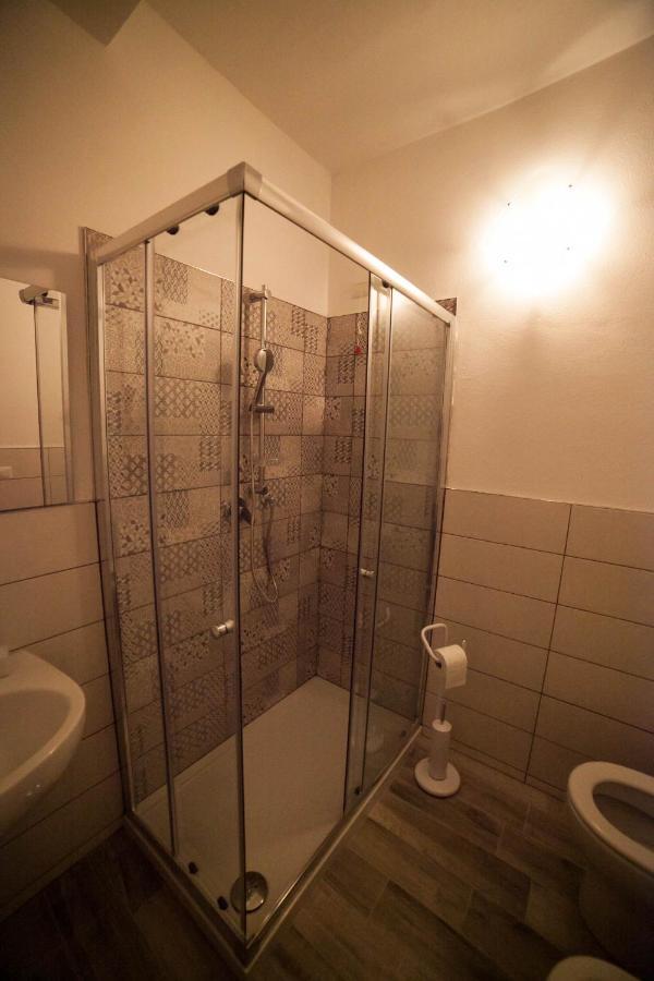 Camera Matrimoniale/Doppia con Letti Singoli con Bagno Privato