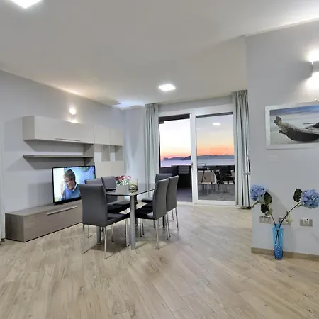 Luxury - Apartment Garibaldi-3