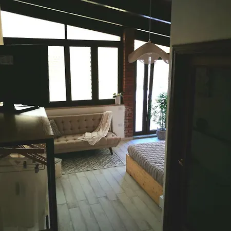 Amelia Apts & Rooms-3